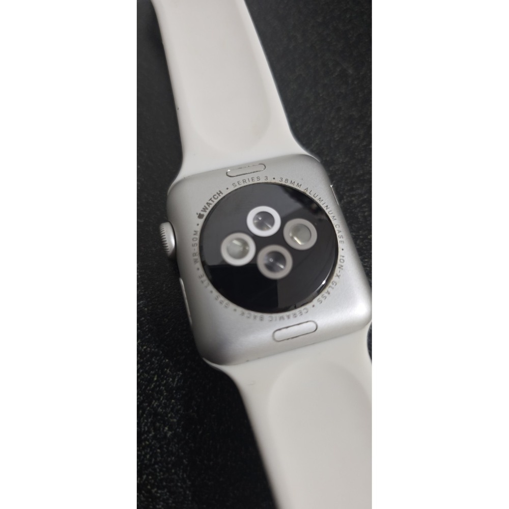 Apple Watch Series 3 38mm‎ White Band Silver - Picture 5 of 6